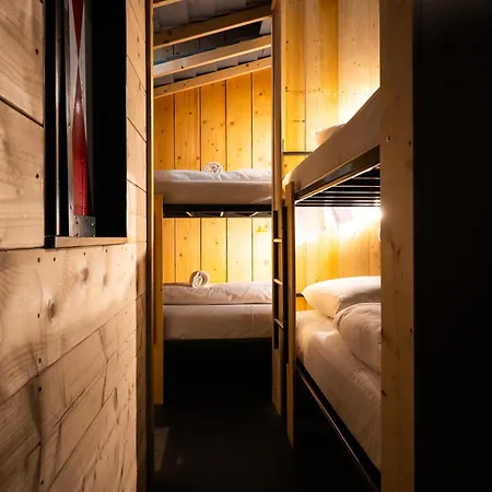 Amsterdam Teleport Hotel - Free Parking-3
