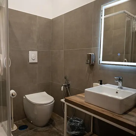 Foria 242 Rooms-3