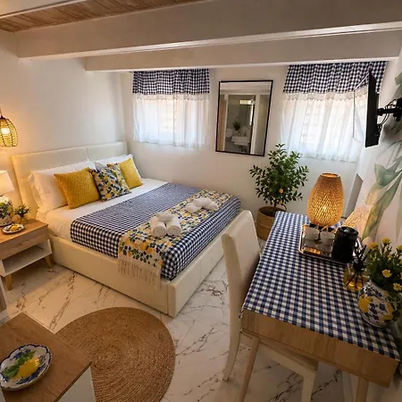 Spagna Lemon Suites-3