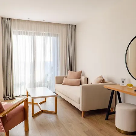 Glow Boutique Hotel & Suites-2