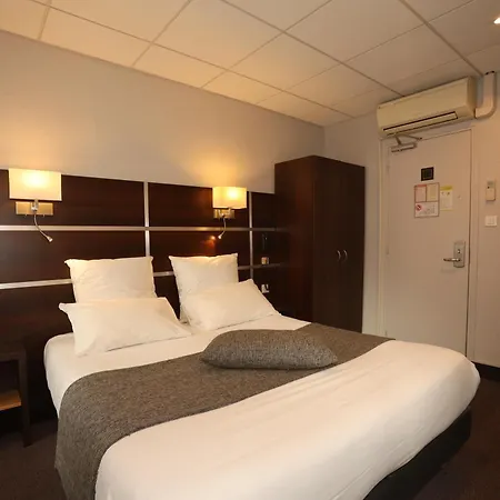 Hotel Des Trois Gares-3