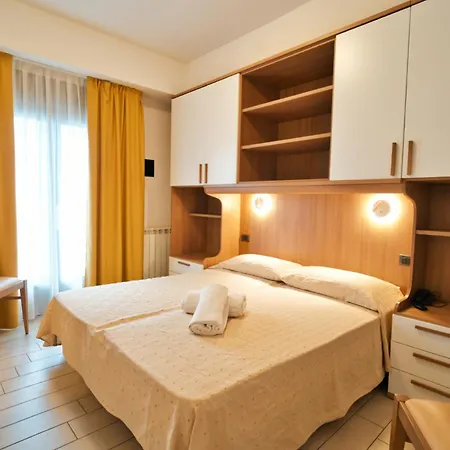 Hotel Ideal Sottomarina-2