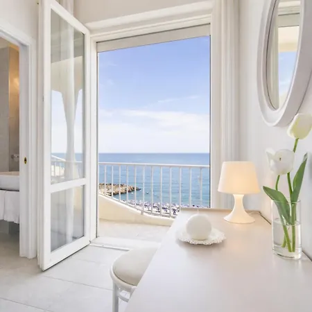 Hotel Ambasciatori Beach Front Breakfast e Brunch XXL fino alle 12 30-3