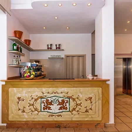 Hotel Ambasciatori-3