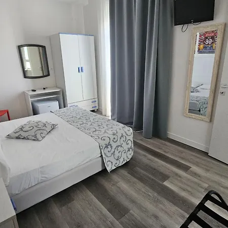 Hotel Linda-3