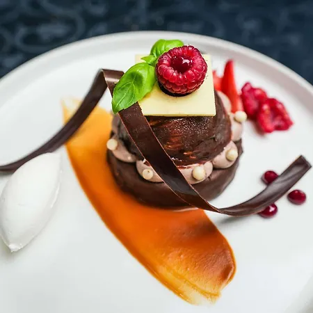 Moevenpick Grand Al Bustan-2
