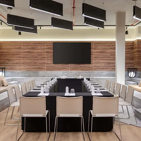Novotel Valencia Lavant-2