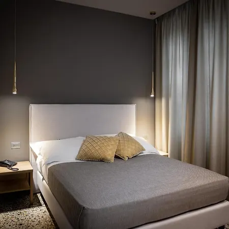 Hnn Luxury Suites-2
