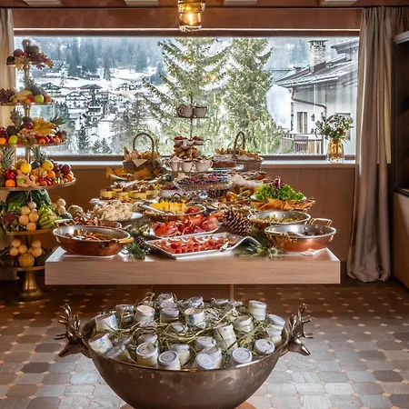 Eight Cortina-2