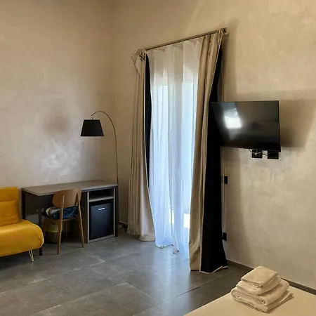 Dazio Exclusive Rooms-3