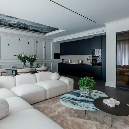 Luxurious Apartments In The Center Of Rome-2
