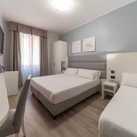 Hotel University-2
