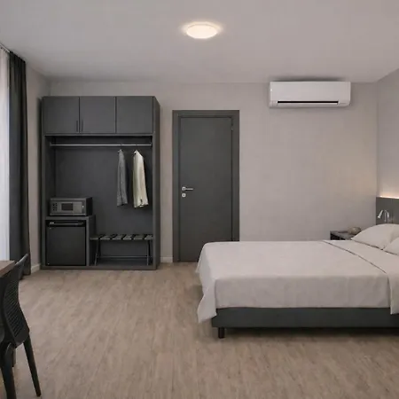 Hotel Myriam-2