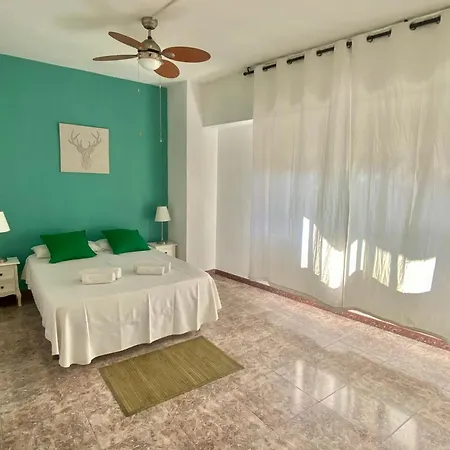 Gran Via Guesthouse-3