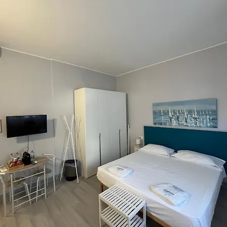 Bed And Coffee Rooms Portoferraio-3