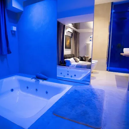 Four Luxury Suite-3