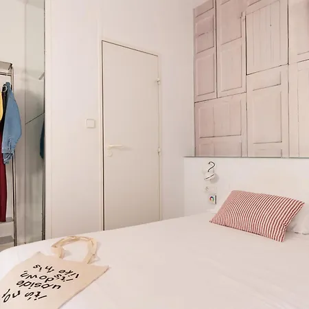 Chic&Basic Tallers Hostal-3