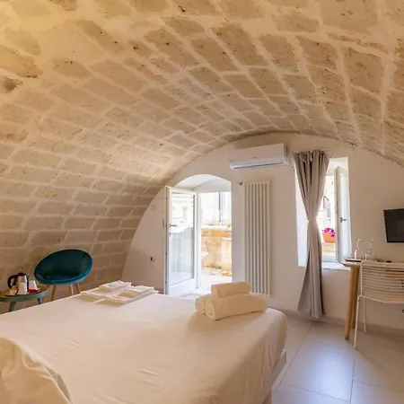 Endea Suite Rooms & Lounge Spa-3