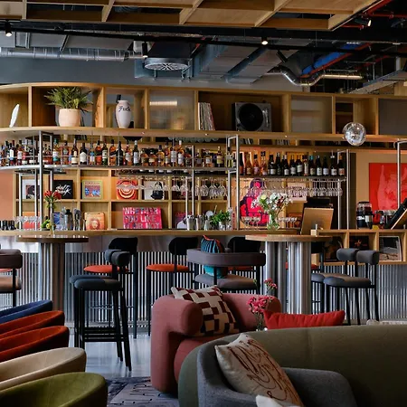 The Social Hub Barcelona Poblenou-2