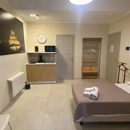 Casa CONTESSE MESSINA ideale per famiglie e gruppi, vicino lo Stadio-2