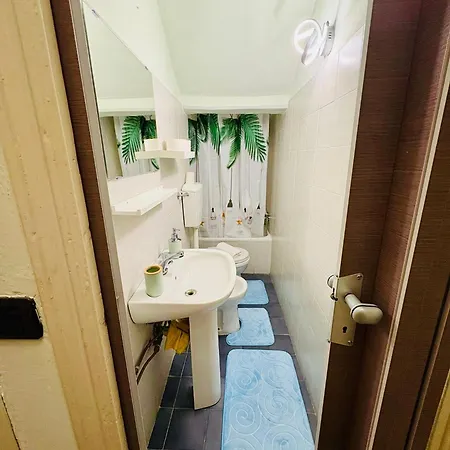 Room Mercedes-2
