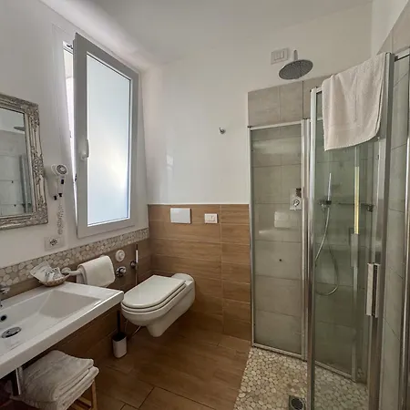 White Suite & Apartments-2