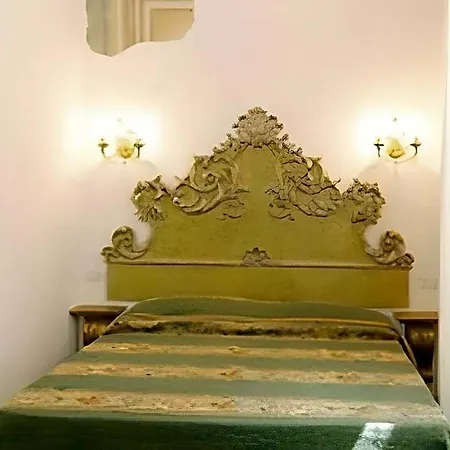 Navona Governo Vecchio Guest House-2