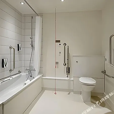 Premier Inn London Bank-3