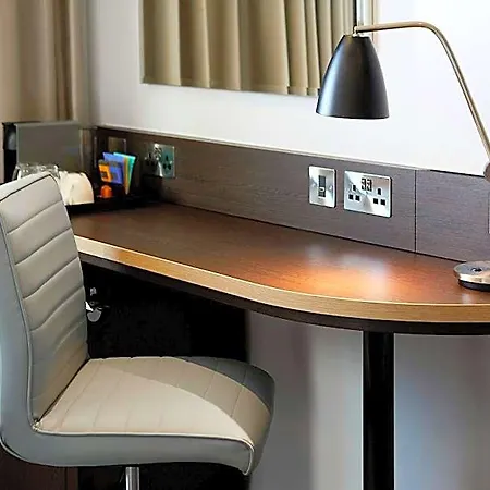 Premier Inn London Victoria-3