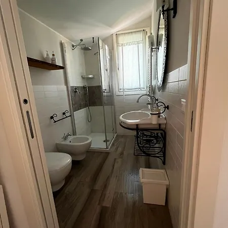 B&B Nadine Forlì - boutique eco stay con parcheggio gratuito-2