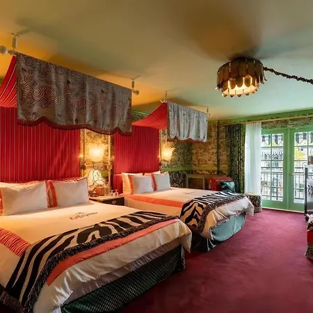 The Lafayette Hotel, Swim Club & Bungalows-2