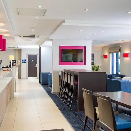 Holiday Inn Express London - Wandsworth By Ihg-2