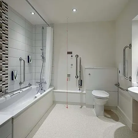 Premier Inn London Bank-2