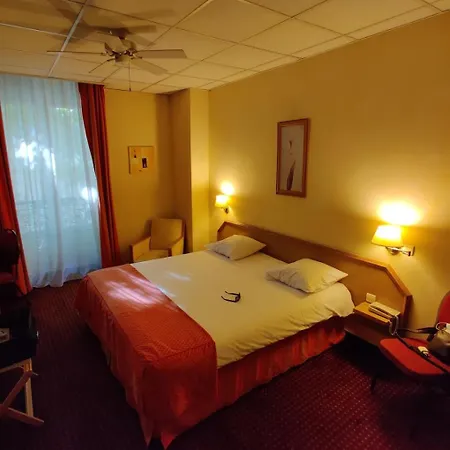 Hotel Foch-2