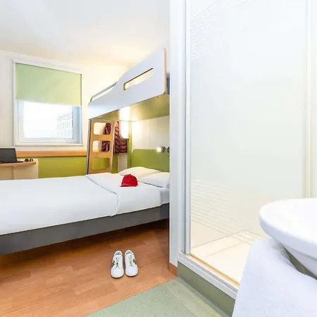 Ibis Budget Zurich City West-3