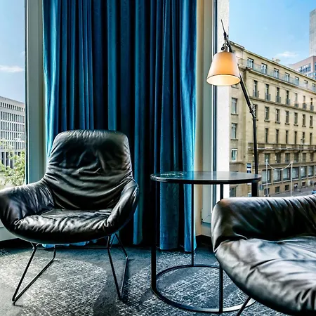 Motel One Frankfurt-Roemer-3