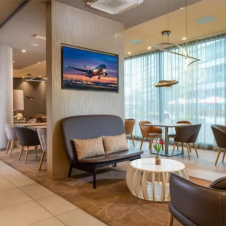 Hampton By Hilton Frankfurt Airport-3