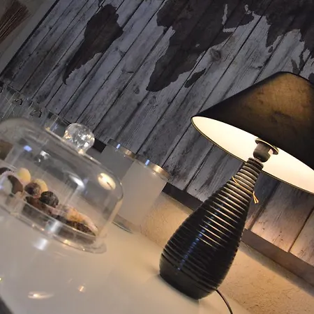 Secret B&B-3