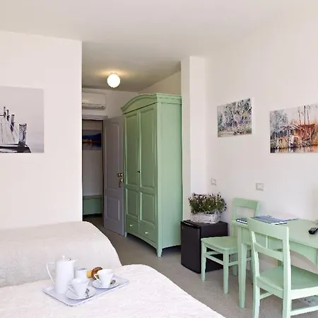 LIù B&B-3