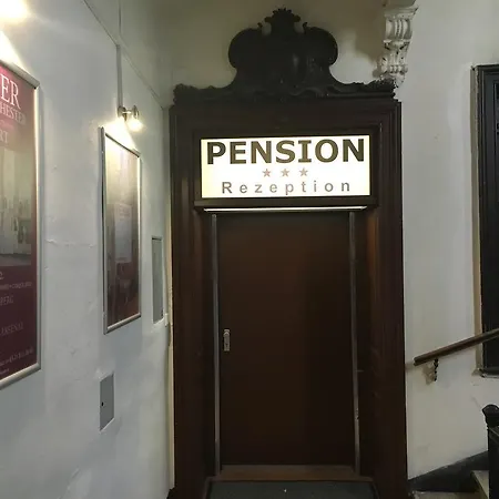 Pension Ani-Falstaff-3