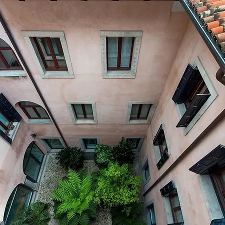Mercatovecchio Luxury Suites-2