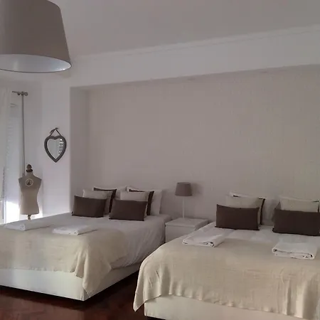 4U Lisbon IV Guesthouse Airport-2