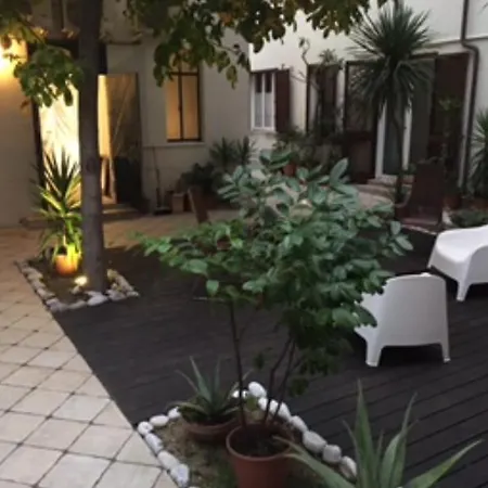 B&B Lounge-2