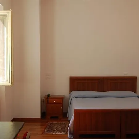 Guest House Domus Urbino-2
