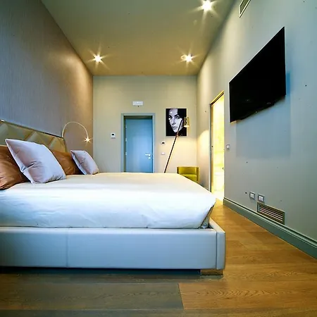 Vittoriano Luxury Suites-2