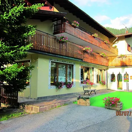 IHR Hotel Villa Emma-3