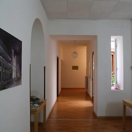 B&B Porto Vecchio ROOMS - Stazione Centrale Trieste-3