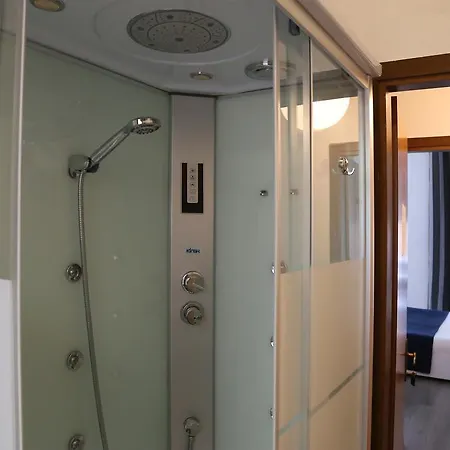 B&B Porto Vecchio ROOMS - Stazione Centrale Trieste-2
