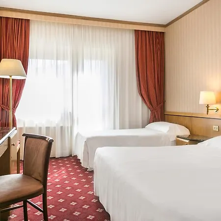 Hotel Beverly Hills-3