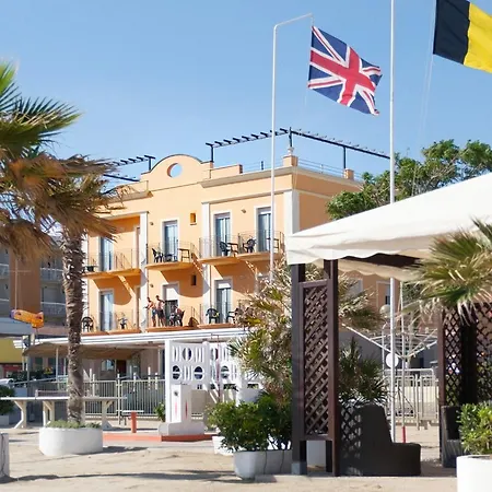 Hotel Holiday Beach-2
